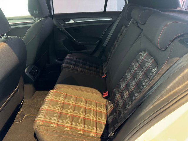 GOLF GTI 245cv MANT VW TECHO DYNAUDIO