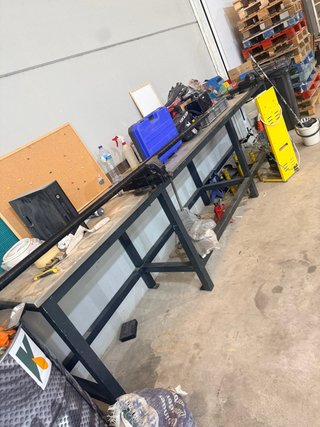 Banco de trabajo 4,20m con 2 gatos inox