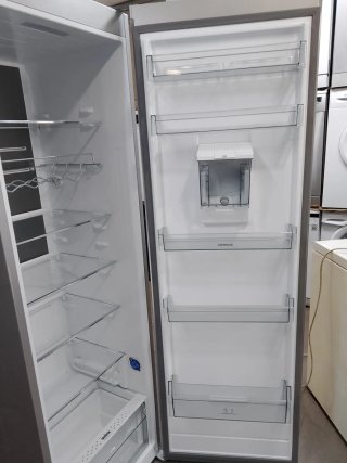 Nevera No Frost con Dispensador