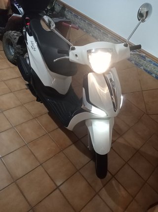 Piaggio Liberty 125 Blanca