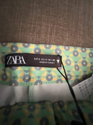 Pantalón Zara corsario talla S 36