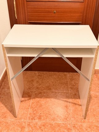 Escritorio blanco solo venta en persona