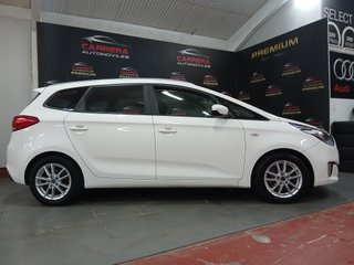 FLAMANTE E IMPECABLE  KIA Carens 2015