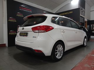 FLAMANTE E IMPECABLE  KIA Carens 2015