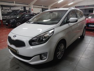 FLAMANTE E IMPECABLE  KIA Carens 2015