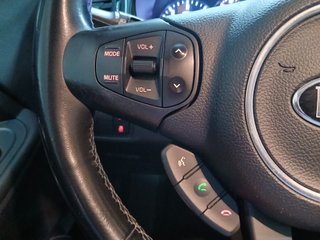FLAMANTE E IMPECABLE  KIA Carens 2015