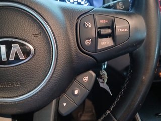 FLAMANTE E IMPECABLE  KIA Carens 2015