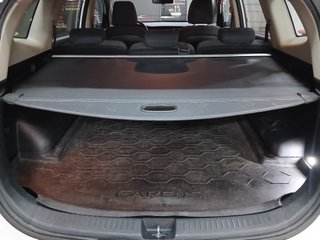 FLAMANTE E IMPECABLE  KIA Carens 2015