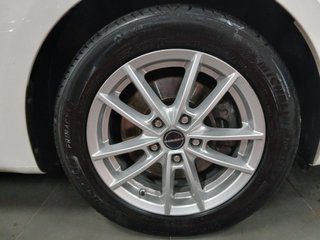FLAMANTE E IMPECABLE  KIA Carens 2015