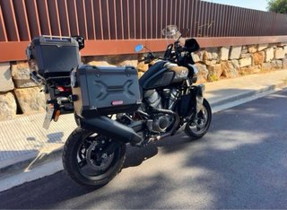 Motos