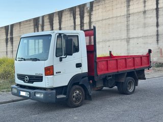 Nissan Atleon volquete 2007