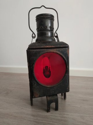Farol antiguo de tren