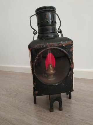 Farol antiguo de tren
