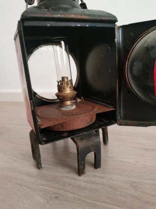 Farol antiguo de tren