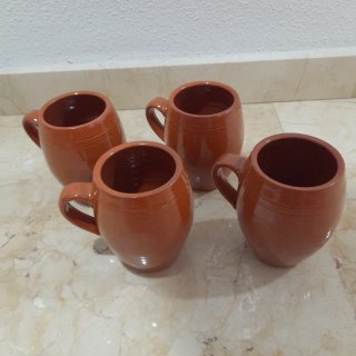 Juego de 4 tazas de barro