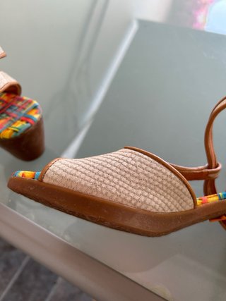 Sandalias semi nuevas