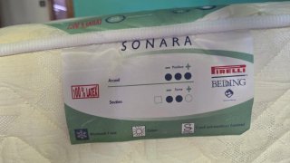 URGE:Estructura de cama de madera 90 cm + colchón