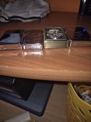 Lote 4 accendini Zippo e altri imitazioni