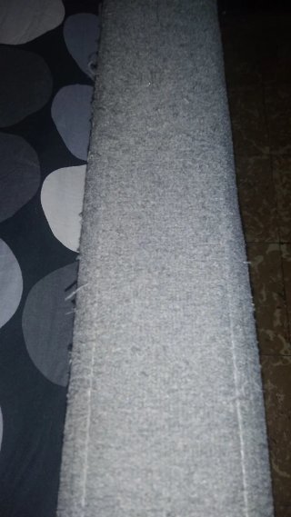 Cama tapizada gris