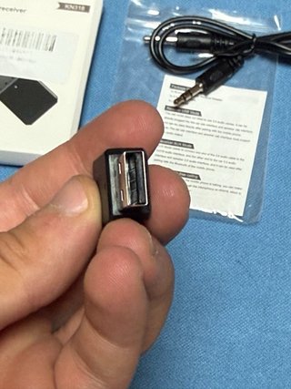 Adaptador Bluetooth KN318 AUX USB Coche