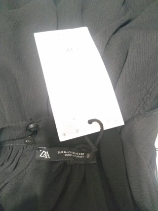 Blusa Zara con volantes