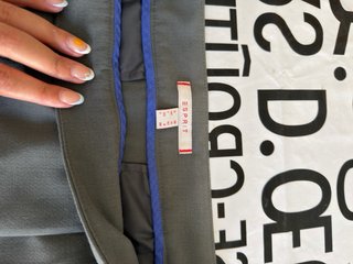Conjunto de chaqueta y falda
