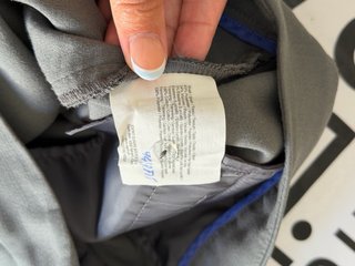 Conjunto de chaqueta y falda