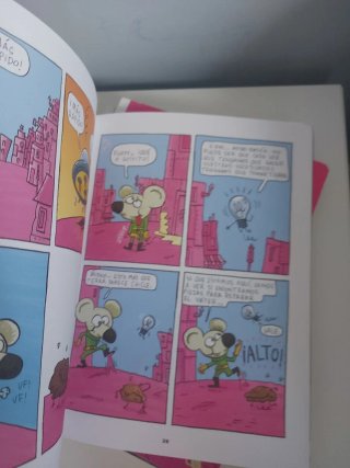 Astro-ratón y Bombillita Parece que chispea