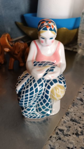 Figura Sargadelos mujer con cesta