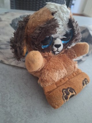 Peluche sujetamóvil Peek-a-Boos Ty perro