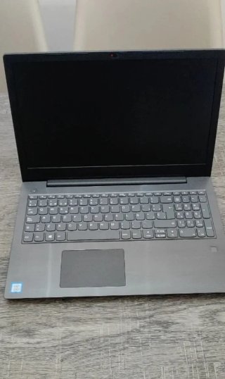 Ordenador portátil Lenovo v330-15IKB i3 8th Gen