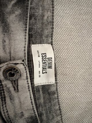 Pantalón corto vaquero gris