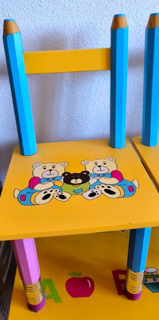 Mesa y Sillas Infantiles para Juego