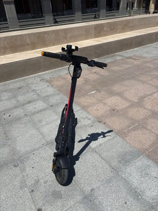 Patinete Eléctrico Red Bull 45 km de autonomía