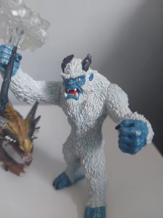 Figuras Fantásticas: Troll, Dragón y Yeti
