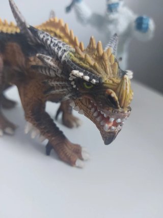 Figuras Fantásticas: Troll, Dragón y Yeti