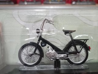 Modellino Moto Guzzi Trotter 40 Super 1:18