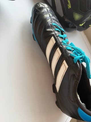 Chuteiras Adidas Pretas e Azuis N44,5