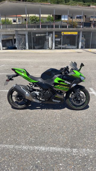 Kawasaki ninja 400