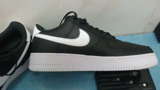 Nike Air Force 1 Negras y Blancas