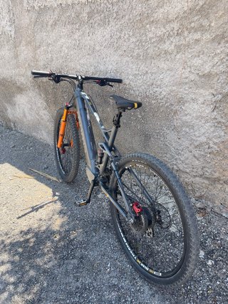 Bicicleta de montaña eléctrica
