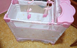 Cuna de muñecas Cuevas Toys rosa