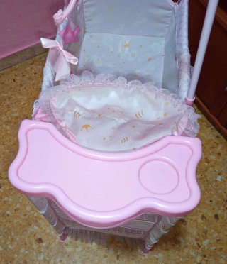 Cuna de muñecas Cuevas Toys rosa