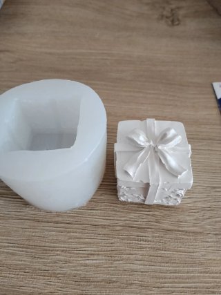 Stampo in silicone a forma di regalo