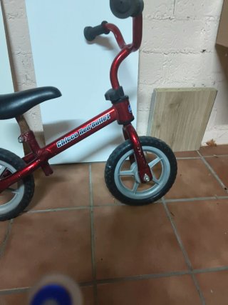 Bici de equilibrio roja Chicco