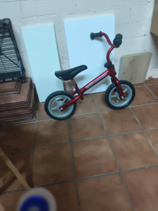 Bici de equilibrio roja Chicco