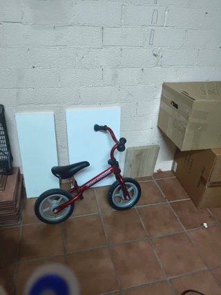 Bici de equilibrio roja Chicco