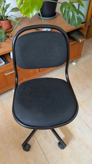 Silla infantil de escritorio negra