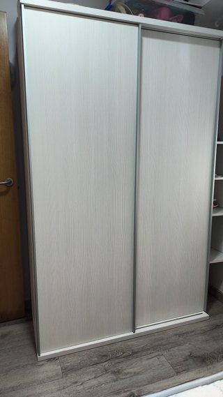 Cama nido con armario y baldas