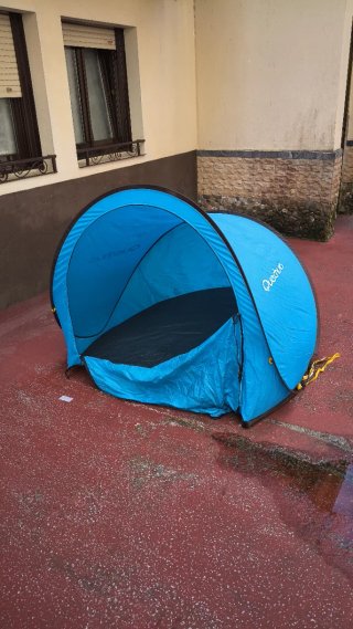Tienda de campaña Quechua azul